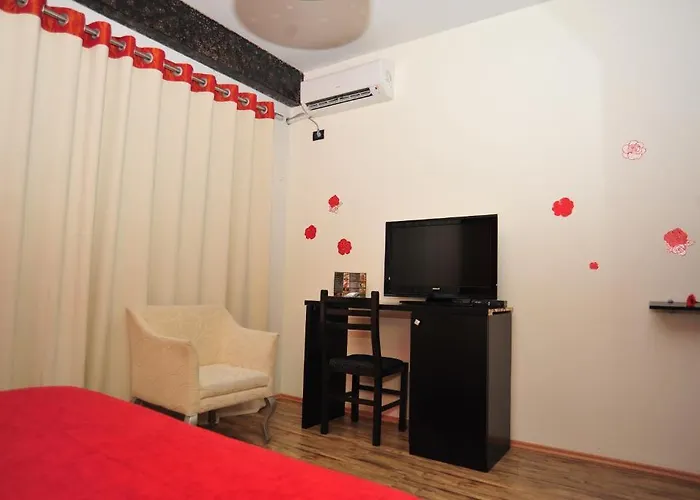 מלון Ejna טיראנה