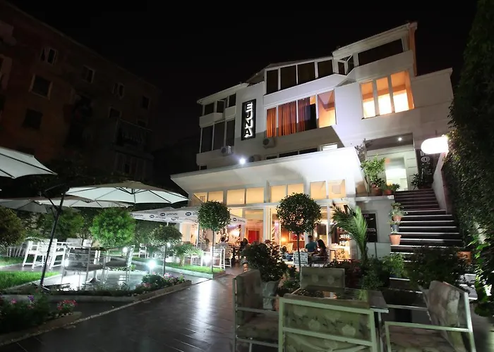 Ejna מלון טיראנה