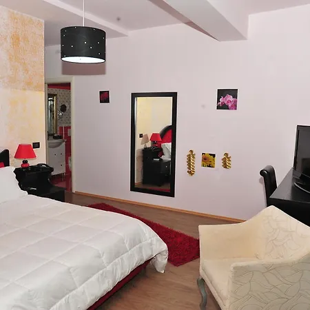 Otel Ejna 4*