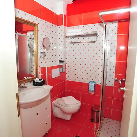 Otel Ejna Tiran